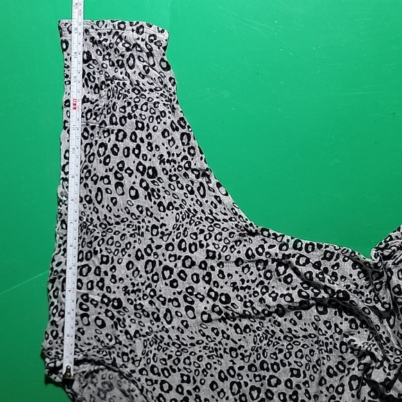 Robin's Nest Gray & Black Animal Print Maternity Top (Appears S/M Read Below) L - Picture 12 of 12